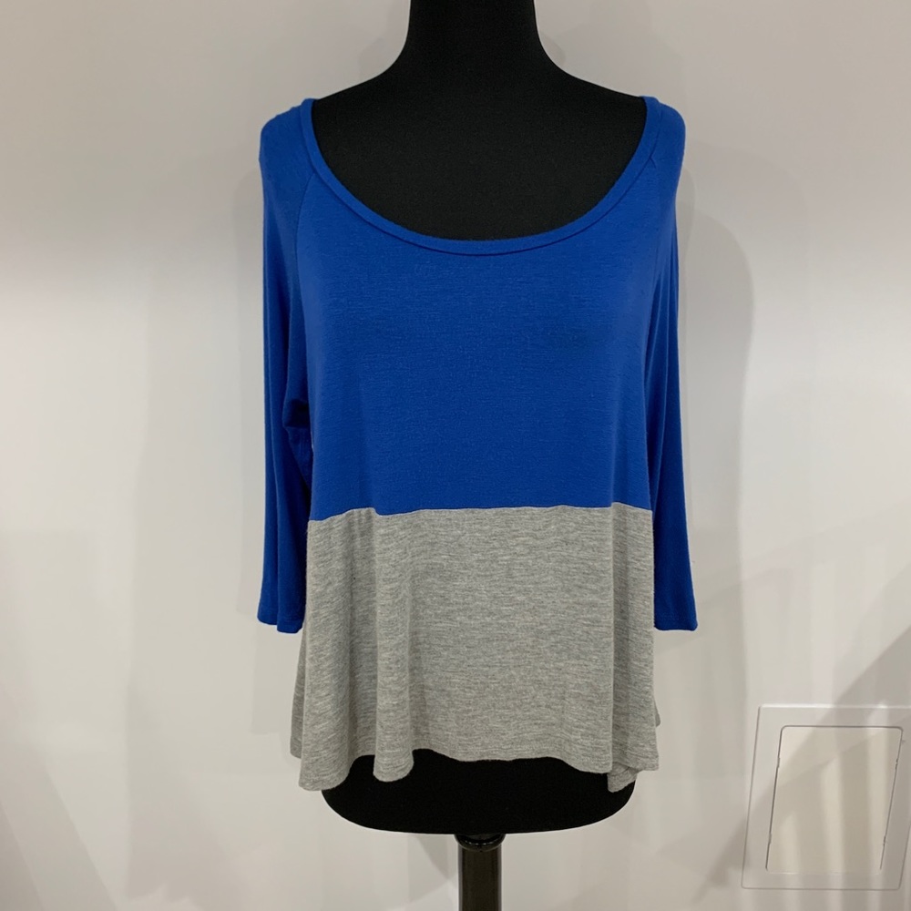 DISCREET Color Block Tee